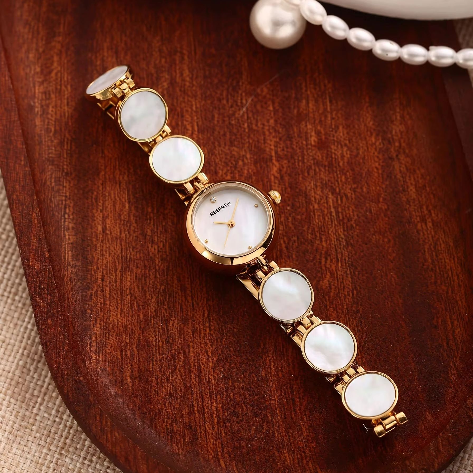 Jewels On Watches - Lekki luksusowy damski zegarek kwarcowy z