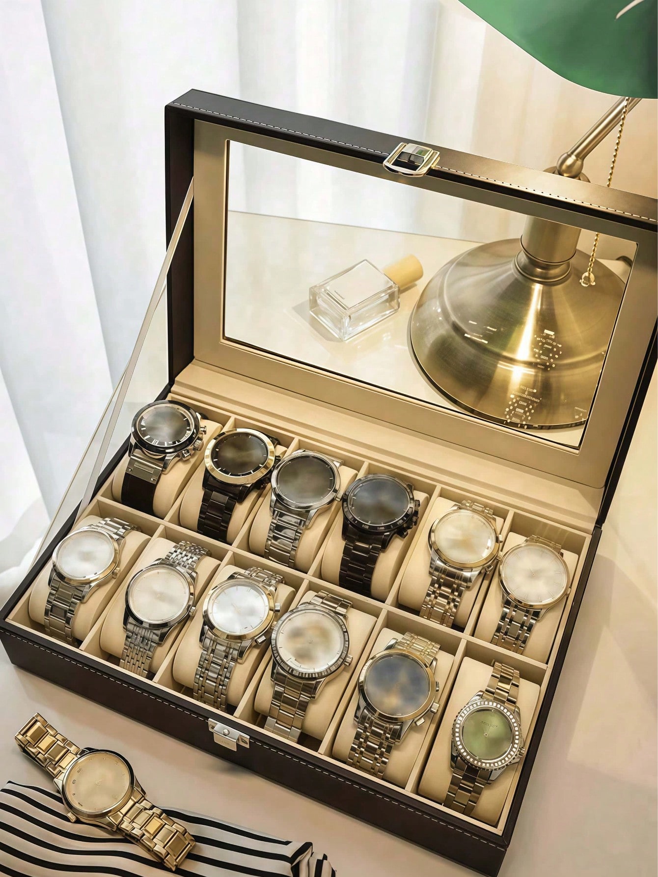 Skórzane pudełko na zegarki z  – Jewels On Watches recenzja i cena
