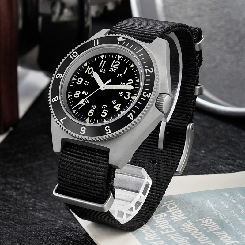 Zegarek kwarcowy Watchdives WD – Jewelry And Watches recenzja i cena