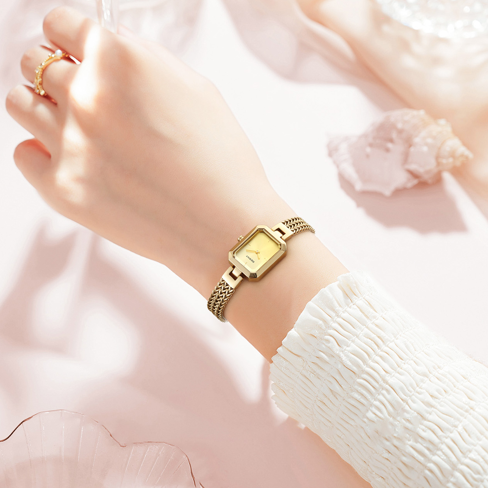 BERNY złoty zegarek dla kobiet – Jewels On Watches recenzja i cena
